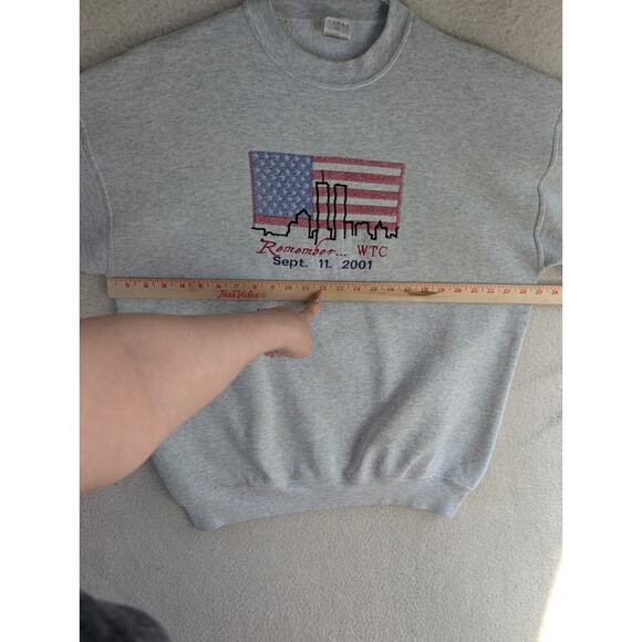 Vintage Sweatshirt Mens XL Gray Sept 9/11 Remember WTC Memorial READ - Picture 9 of 16